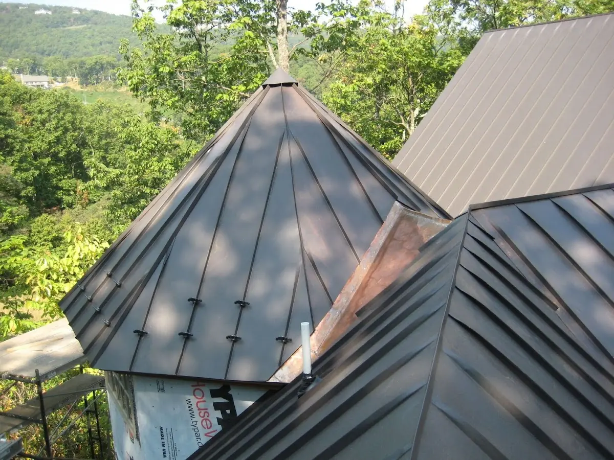 Professional Roof Tarp Installation by Craftsman Roofing in Hoskins